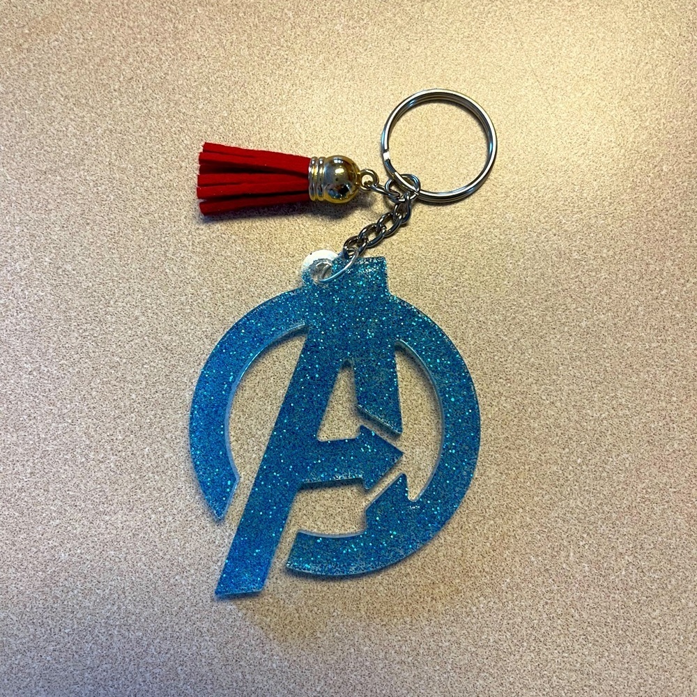 🎉🎉HP🎉🎉 Handmade Marvel Avengers Logo Keychain